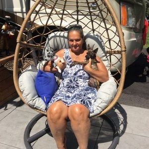 Meet your Posher, Josee